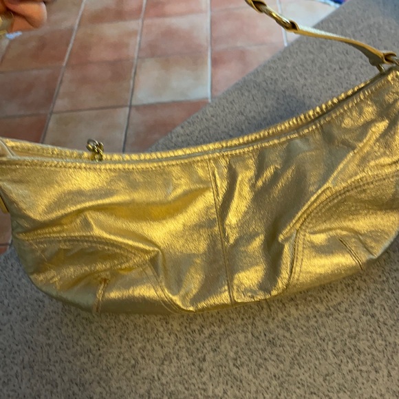 Vintage Cache gold shoulder bag fully lined - Picture 14 of 16